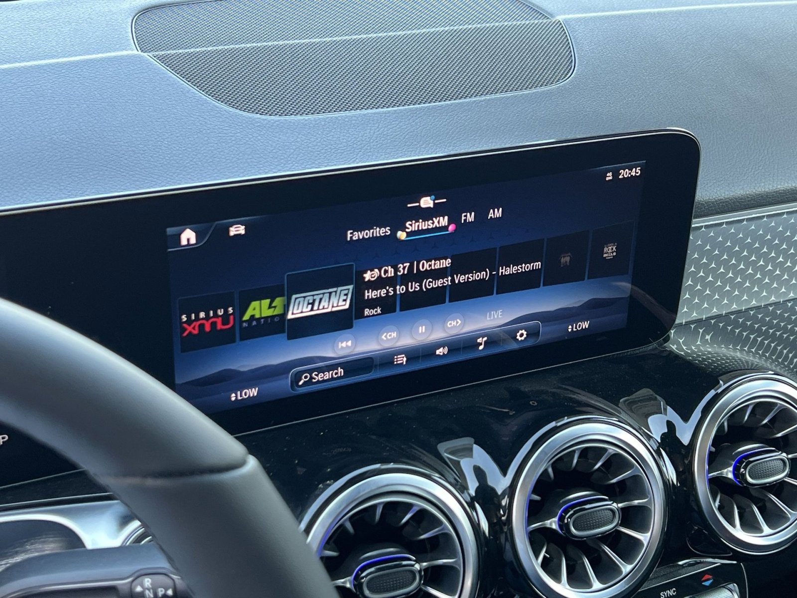 New 2026 Mercedes-Benz GLB 250 4MATIC image 16