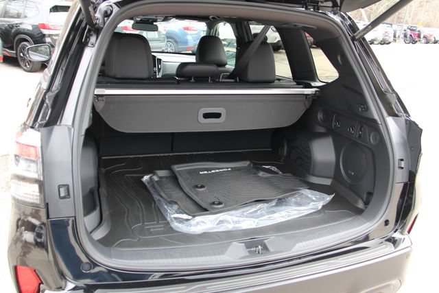 Used 2025 Subaru Forester Limited AWD/4WD image 34