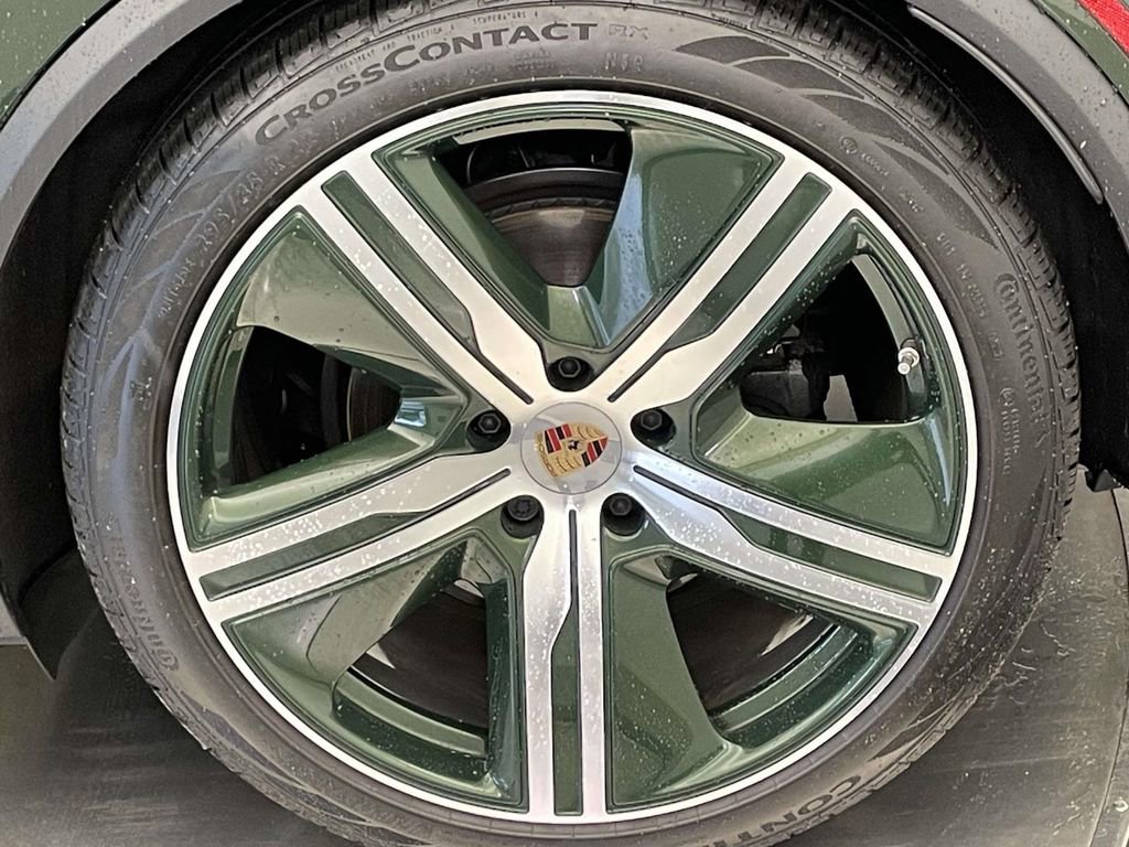 Certified 2025 Porsche Macan 4 Electric image 12