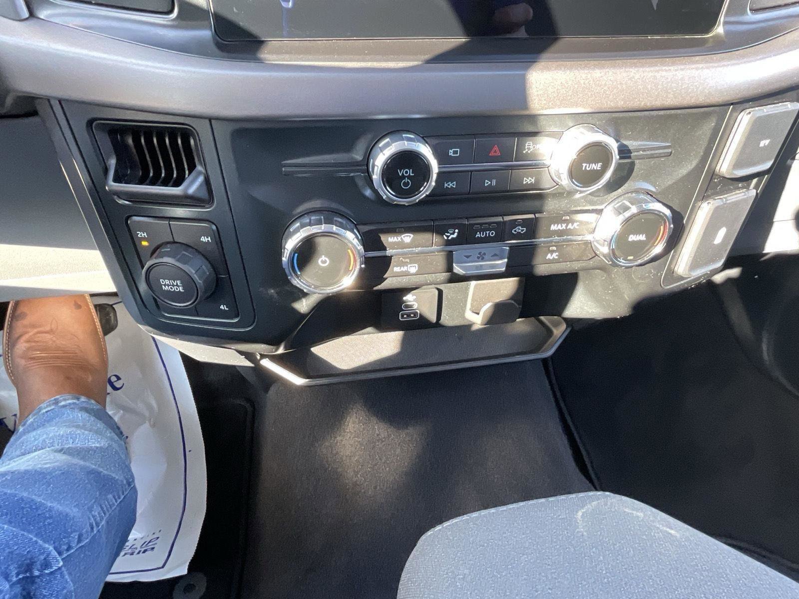 Used 2025 Ford F150 XLT w/ Equipment Group 301A Standard image 24