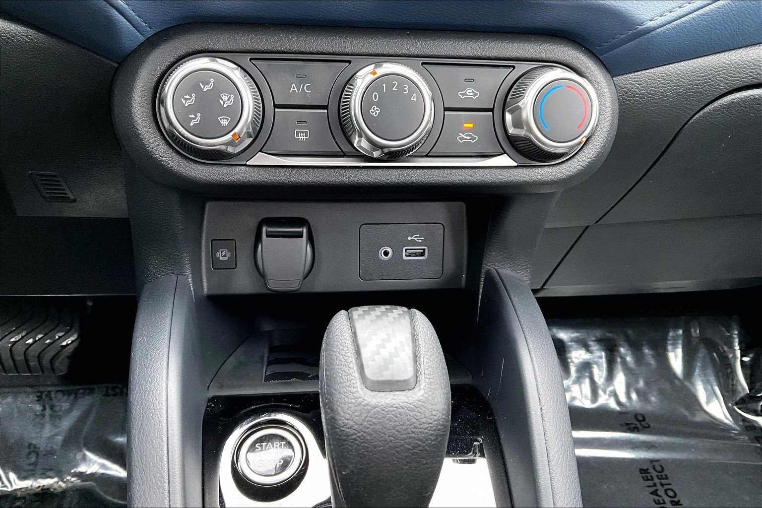 Used 2025 Nissan Versa SV w/ Trunk Package image 8