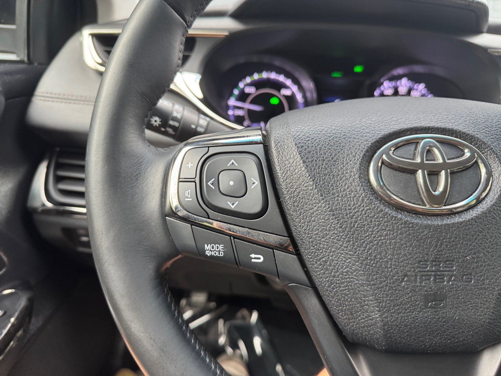 Used 2013 Toyota Avalon Limited FWD image 28