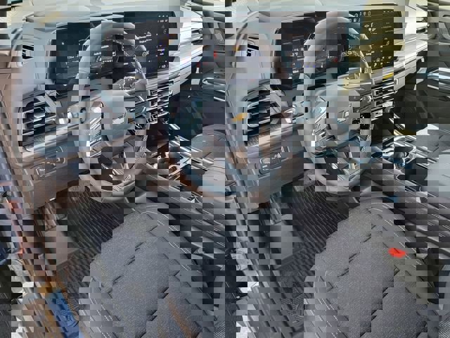 New 2026 Chevrolet Traverse LT w/ Sun and Wheel Package image 13