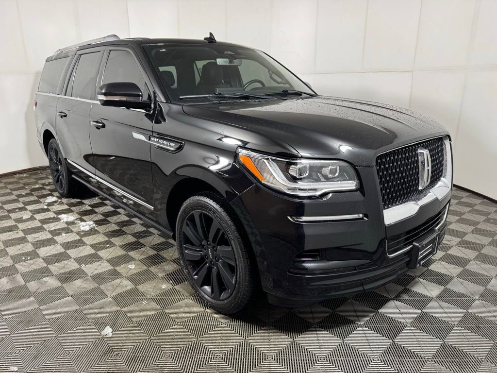 Certified 2023 Lincoln Navigator L Reserve w/ Equipment Group 201A AWD/4WD image 7