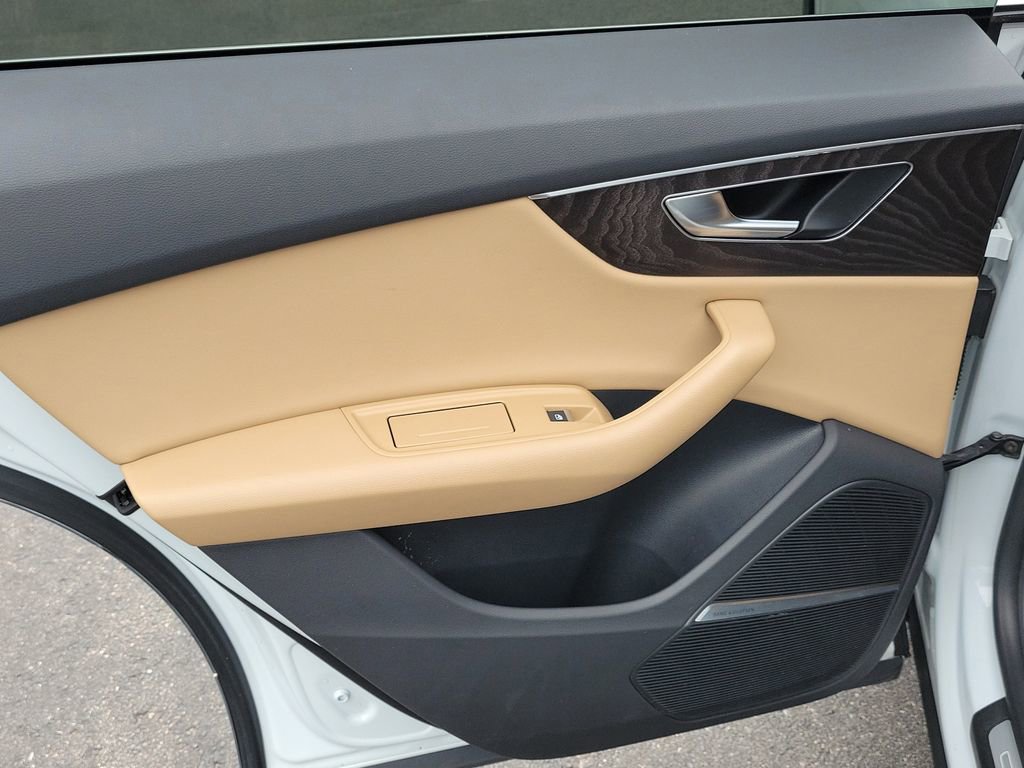 Used 2021 Audi Q8 Premium Plus w/ Premium Plus Package image 11