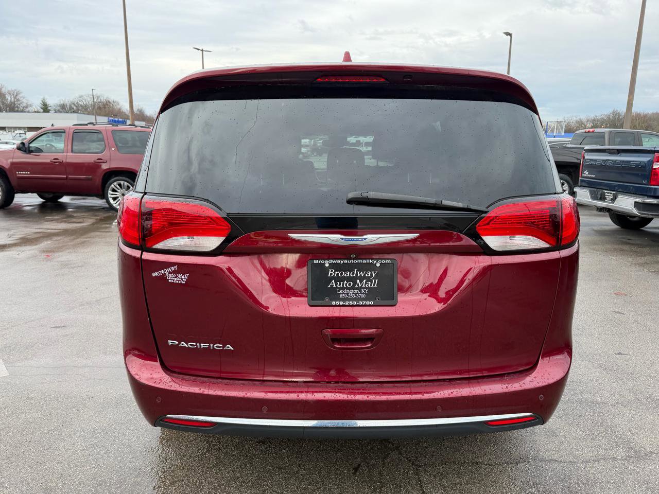 Used 2018 Chrysler Pacifica Touring-L Plus w/ Advanced Safetytec Group image 4