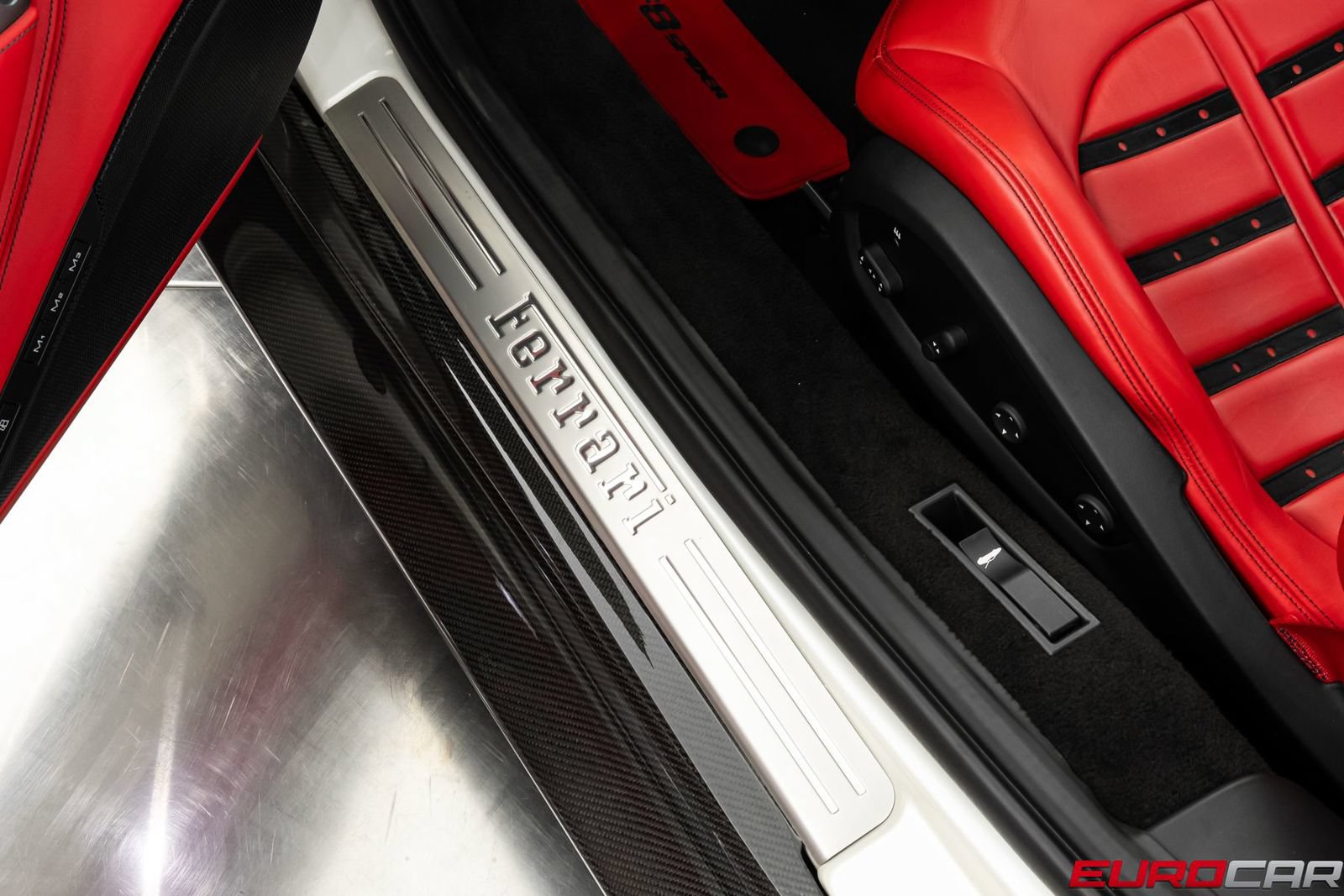 Used 2021 Ferrari F8 Tributo RWD image 57