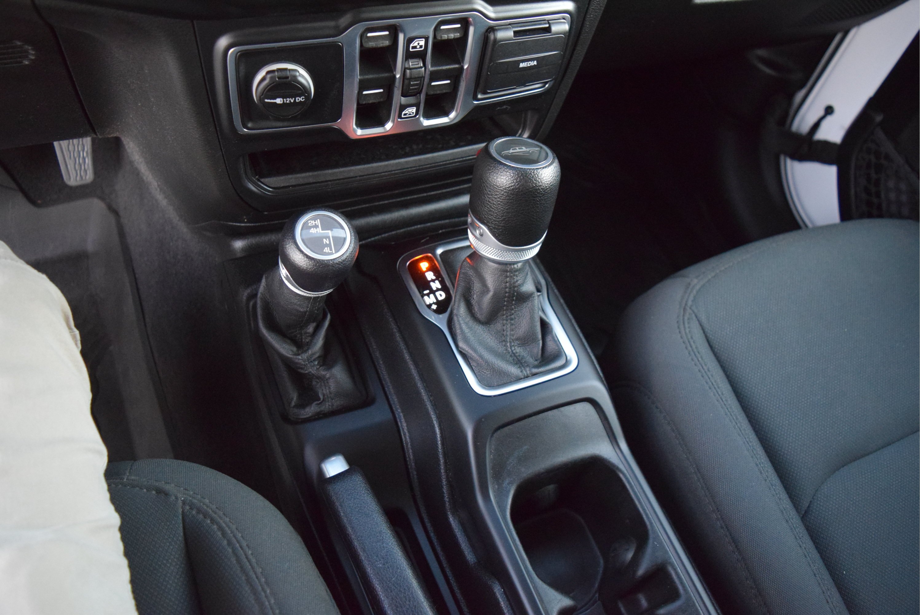 Used 2021 Jeep Gladiator Sport AWD/4WD image 13