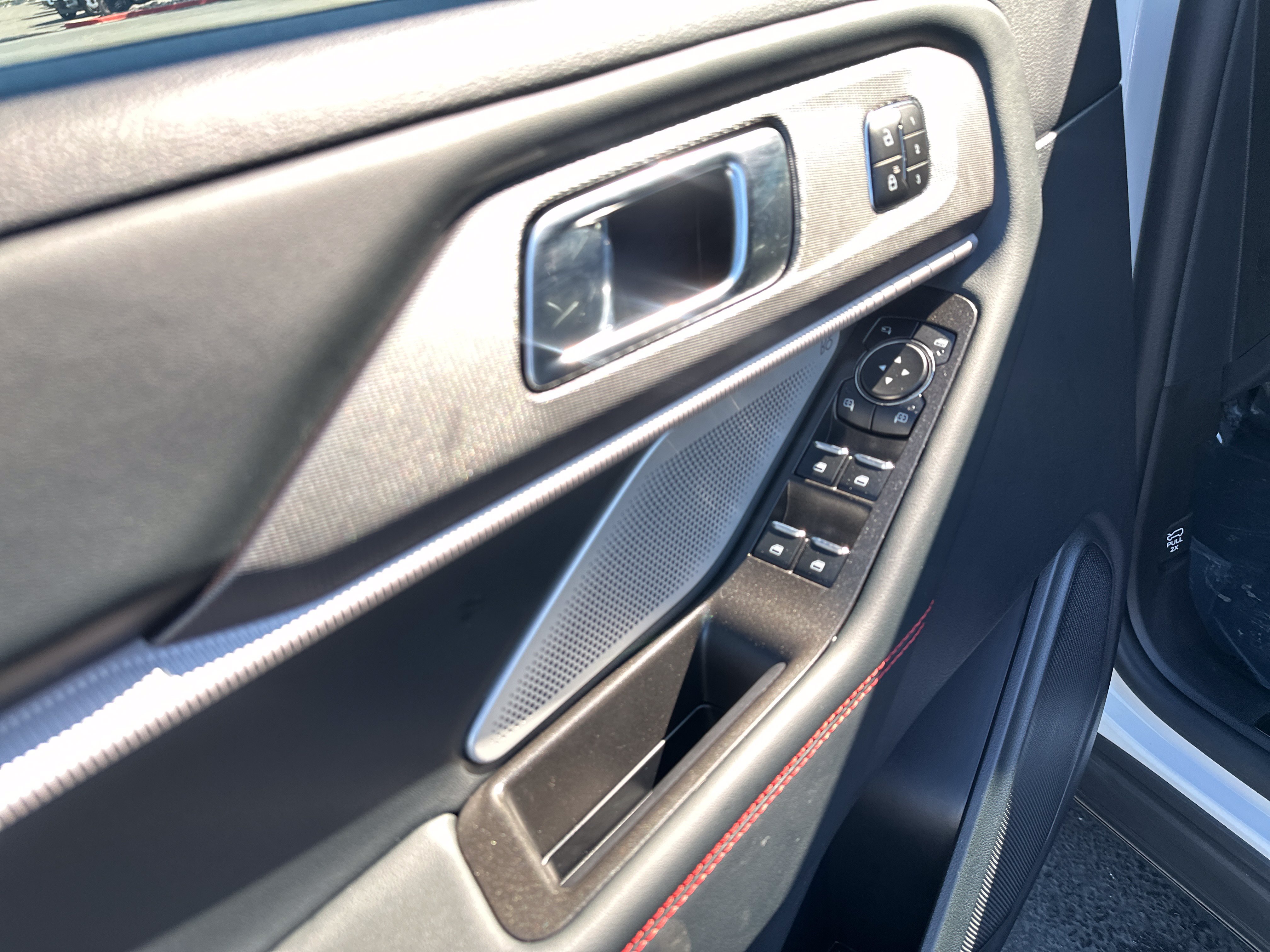 Used 2025 Ford Explorer ST w/ Sun And Sound Package AWD/4WD image 15