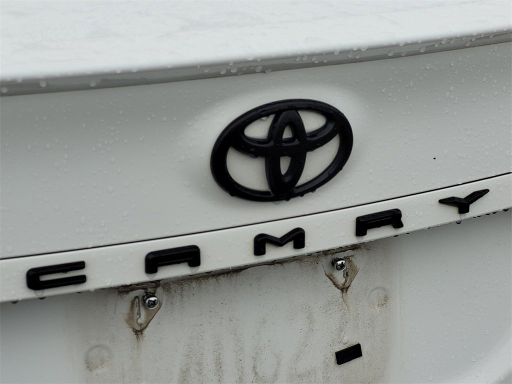 Used 2024 Toyota Camry SE image 8