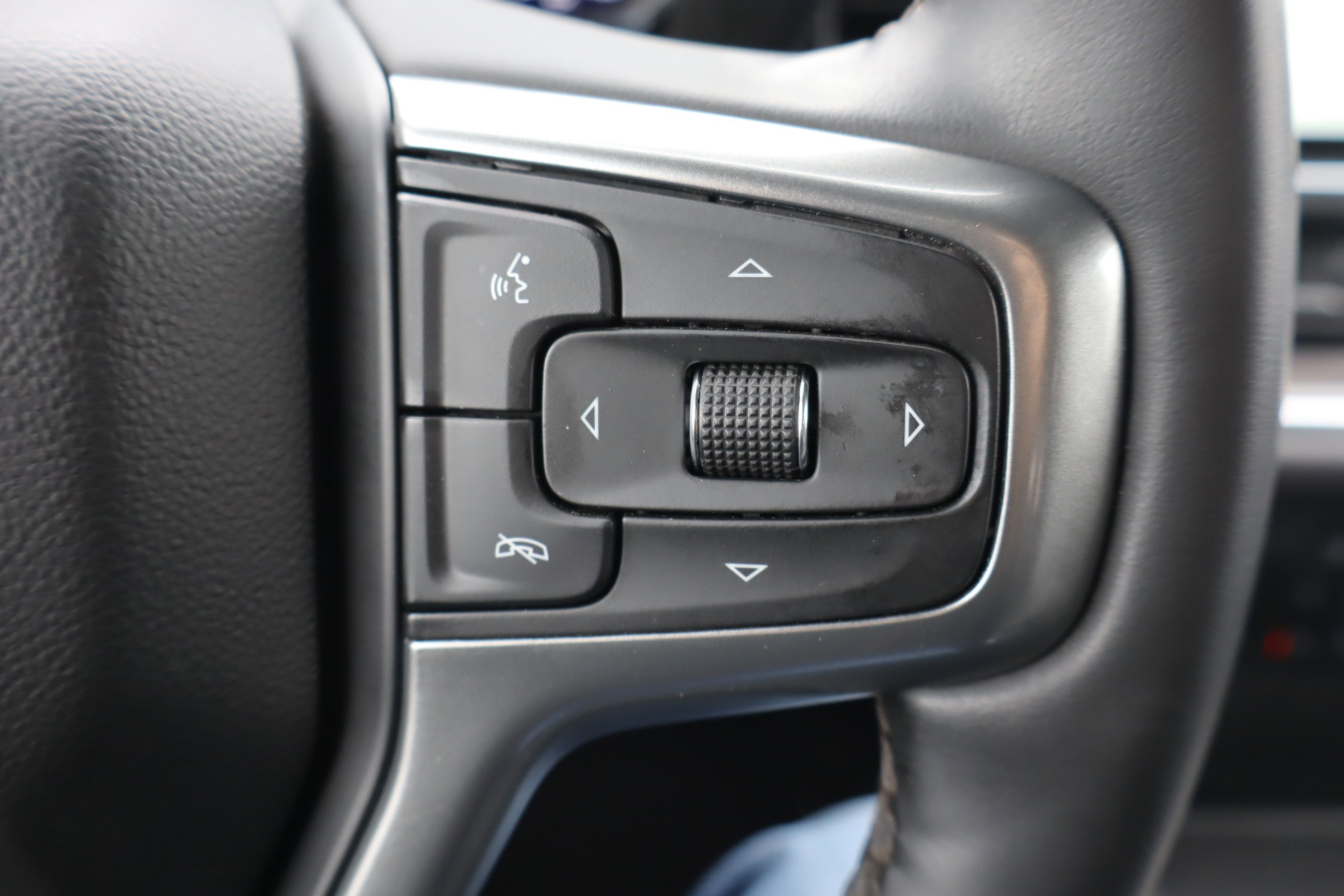 Used 2025 Chevrolet Silverado 2500 LTZ w/ LTZ Plus Package image 24