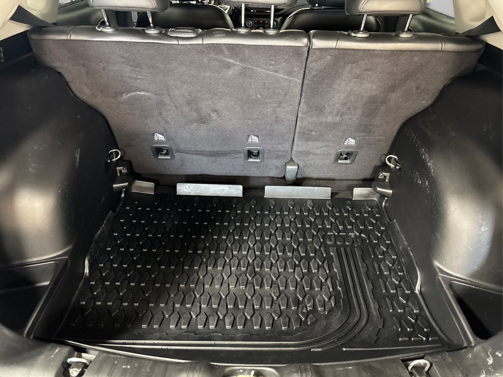 Used 2020 Jeep Compass Latitude image 11