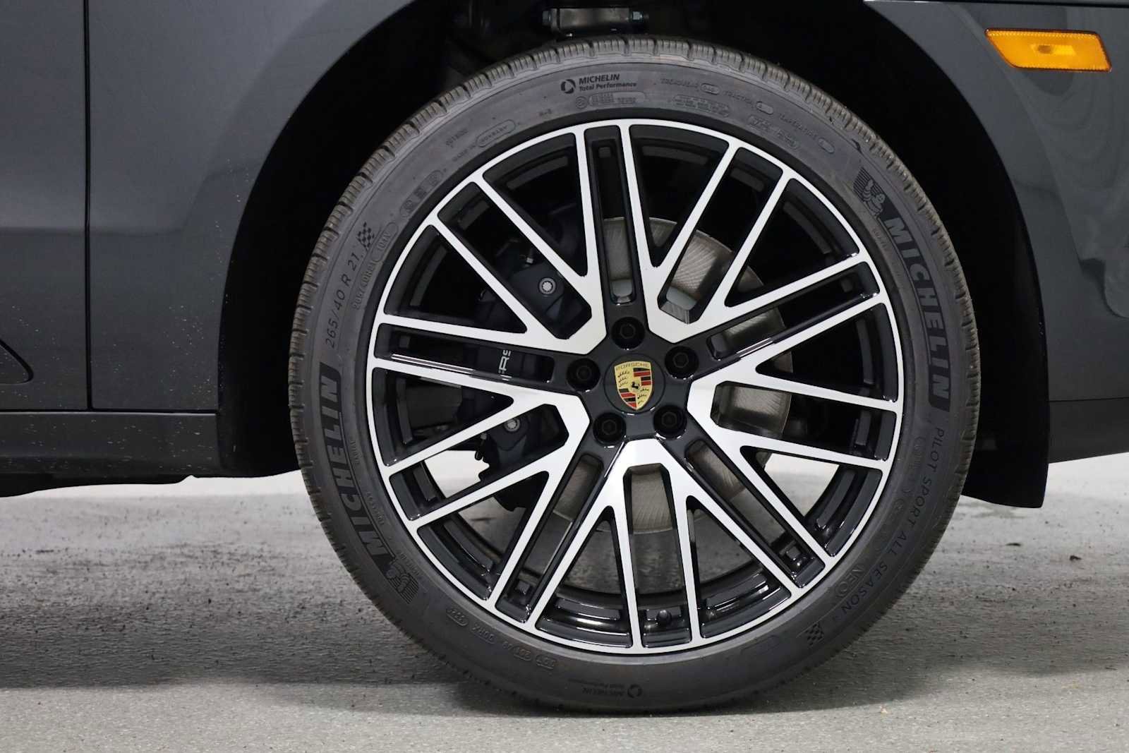 New 2026 Porsche Macan image 12