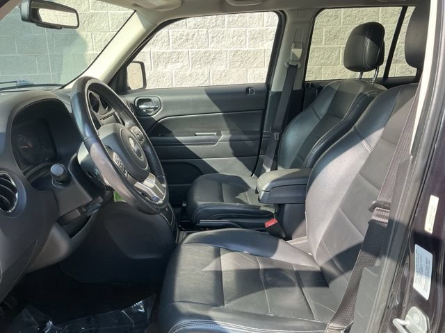 Used 2015 Jeep Patriot High Altitude AWD/4WD image 13