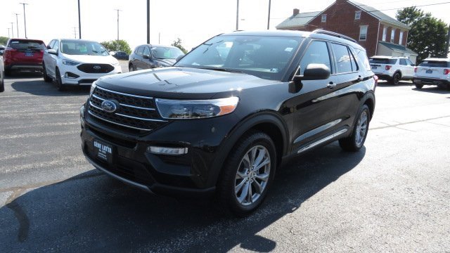 Certified 2022 Ford Explorer XLT w/ Equipment Group 202A image 3