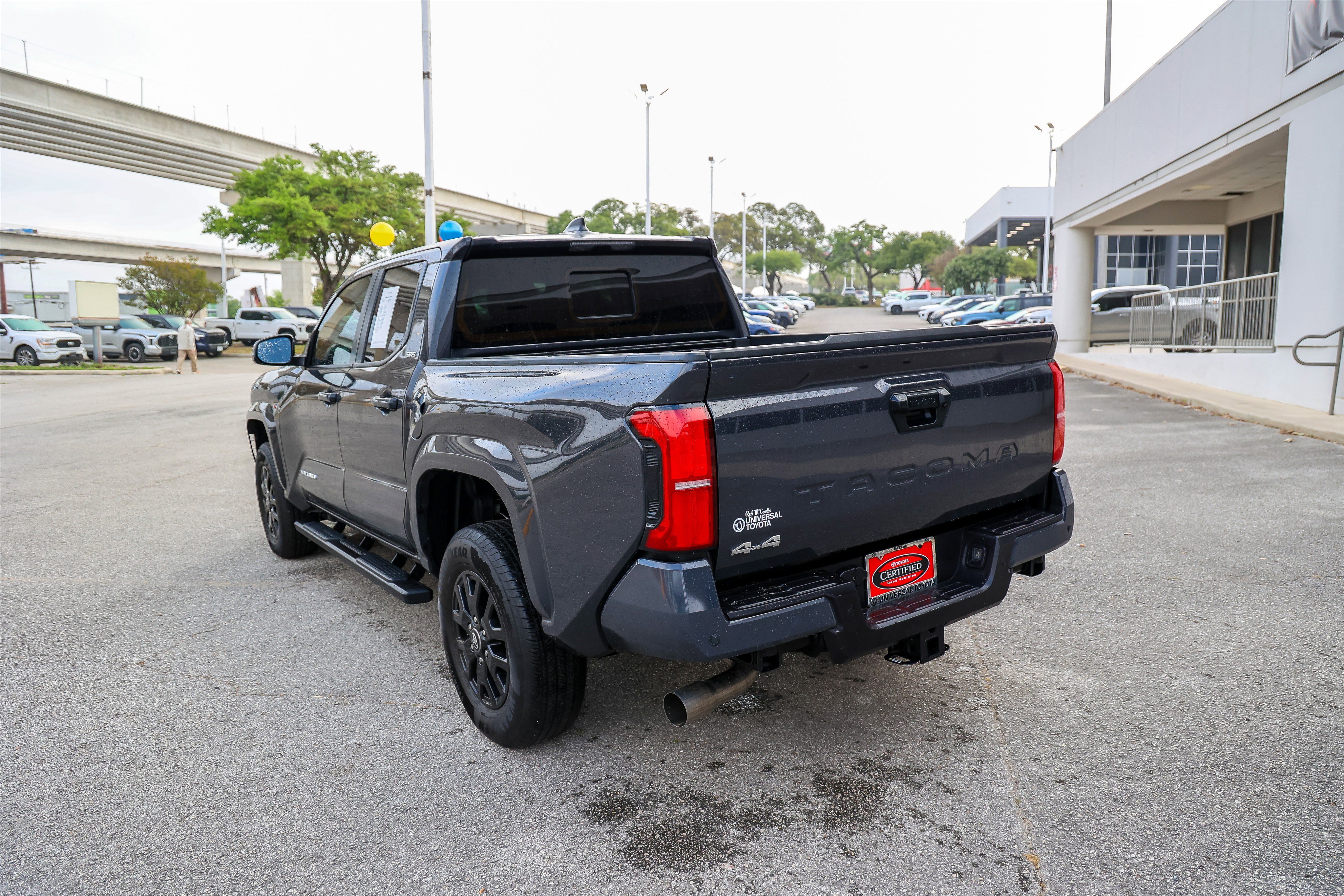 Certified 2025 Toyota Tacoma SR5 w/ SR5 Upgrade Package AWD/4WD image 9