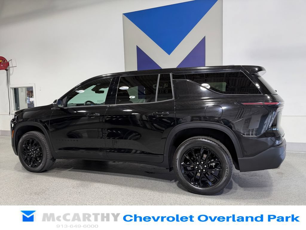 Used 2024 Chevrolet Traverse LS w/ Midnight/Sport Edition FWD image 7