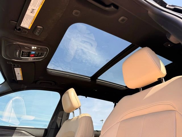 Used 2023 Jeep Grand Cherokee L Limited w/ Luxury Tech Group II AWD/4WD image 10