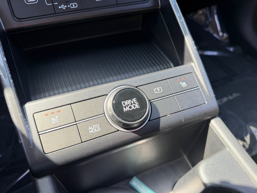 Used 2024 Hyundai Kona SEL FWD image 25