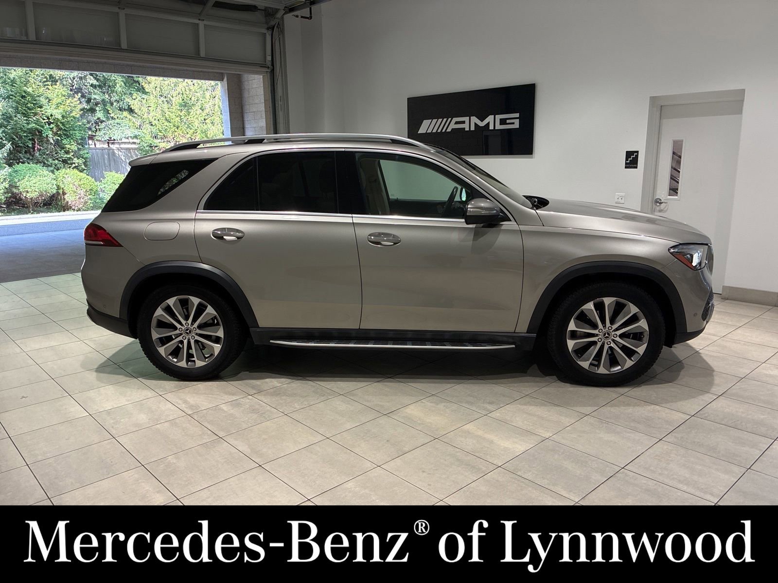 Used 2020 Mercedes-Benz GLE 350 4MATIC image 3