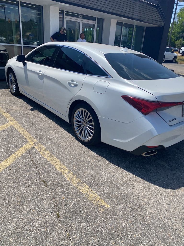 Used 2020 Toyota Avalon Limited w/ Advanced Safety Package FWD image 4