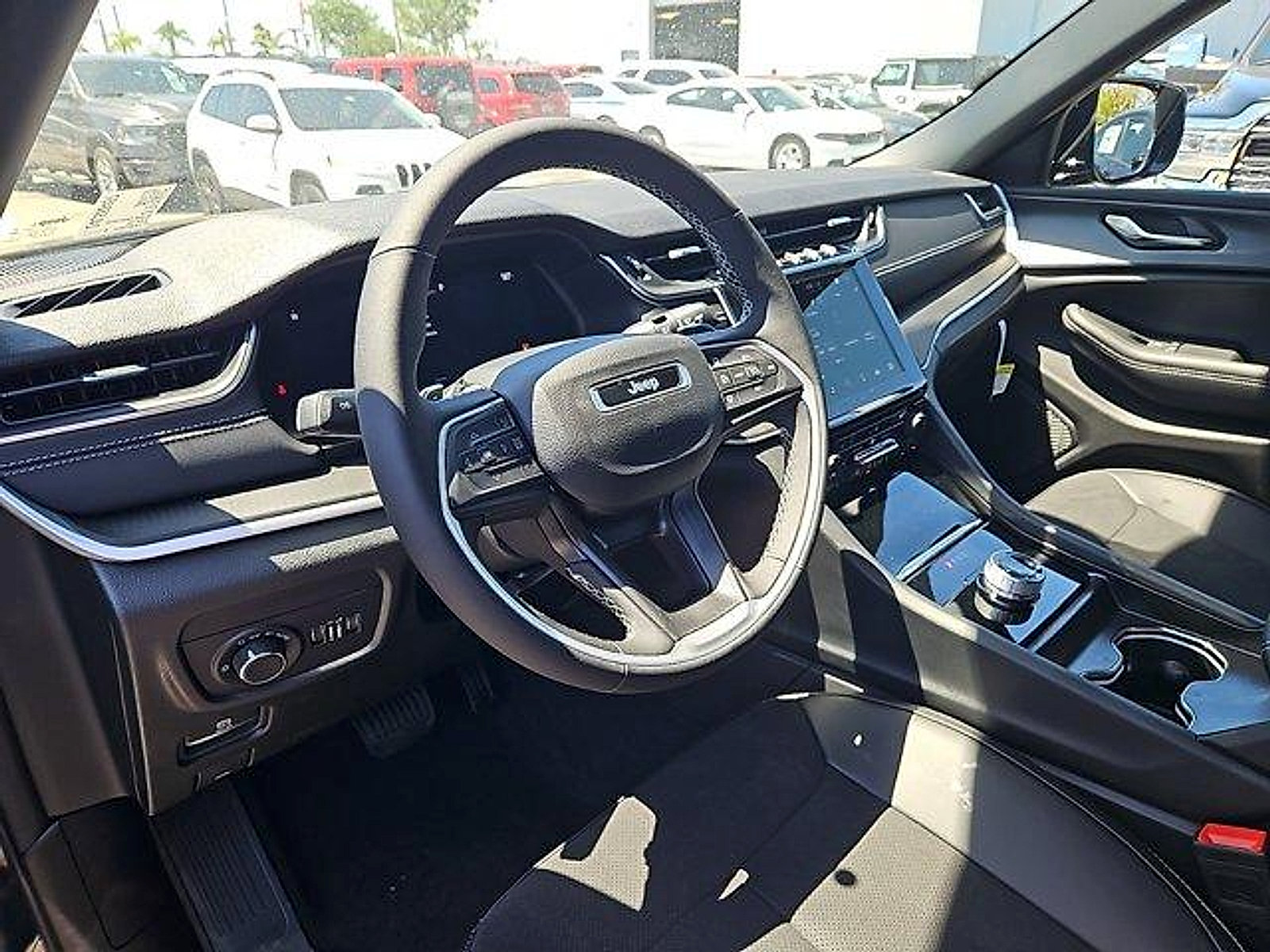 New 2024 Jeep Grand Cherokee L Altitude RWD image 10