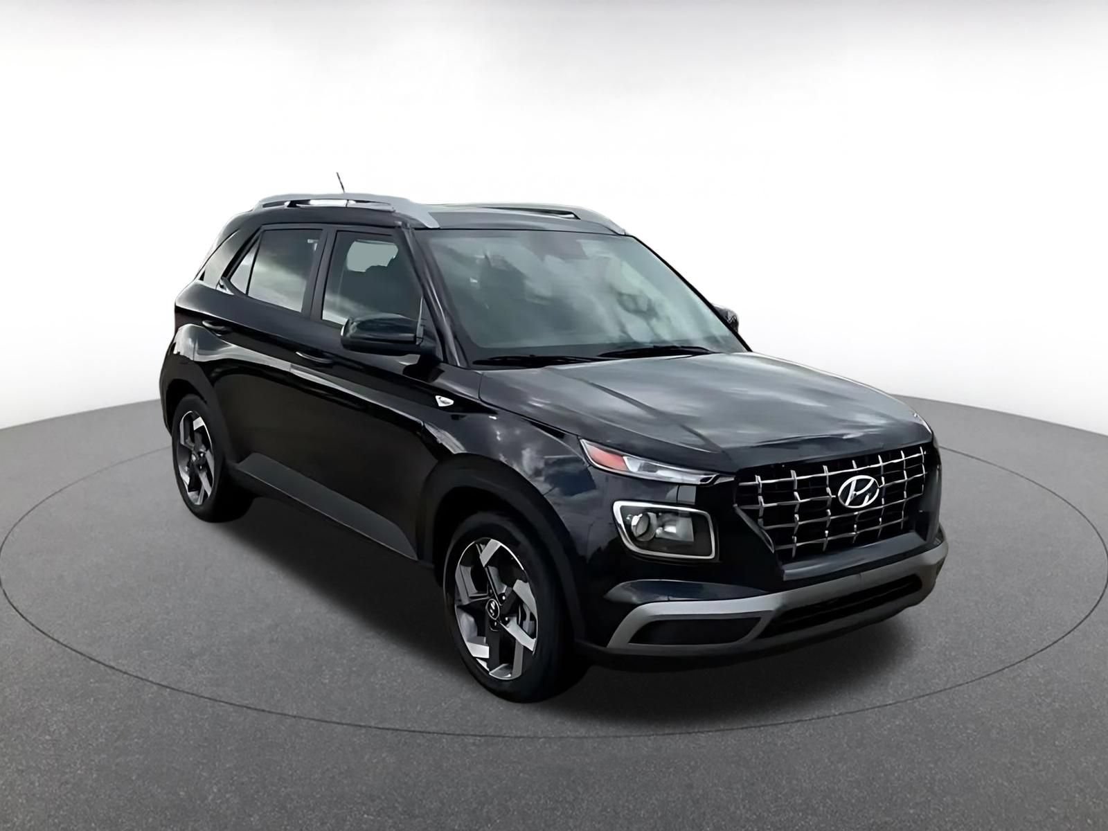 Used 2026 Hyundai Venue SEL FWD image 3