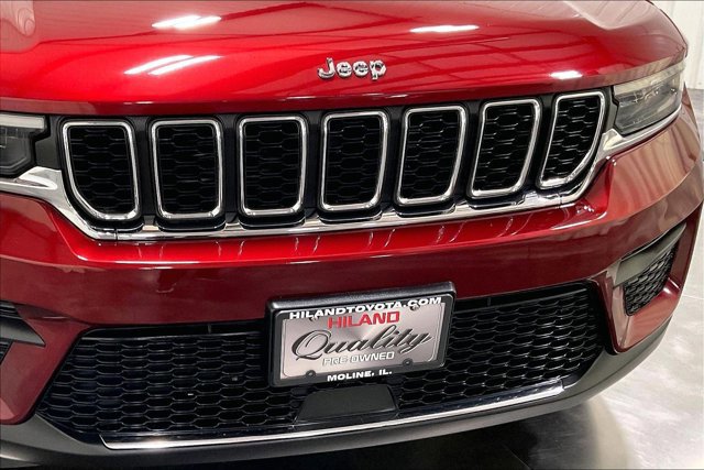 Used 2023 Jeep Grand Cherokee Laredo w/ Luxury Tech Group I AWD/4WD image 30