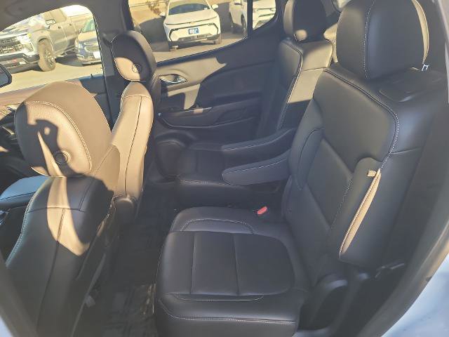 Used 2023 GMC Acadia SLT image 24