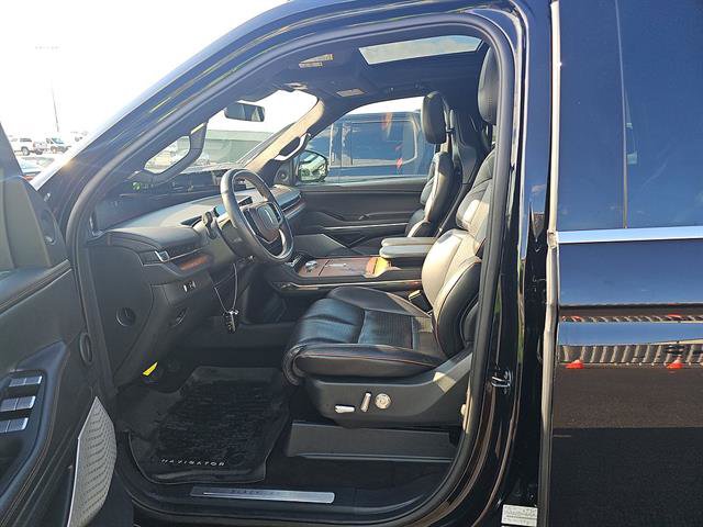 Used 2025 Lincoln Navigator Black Label AWD/4WD image 9