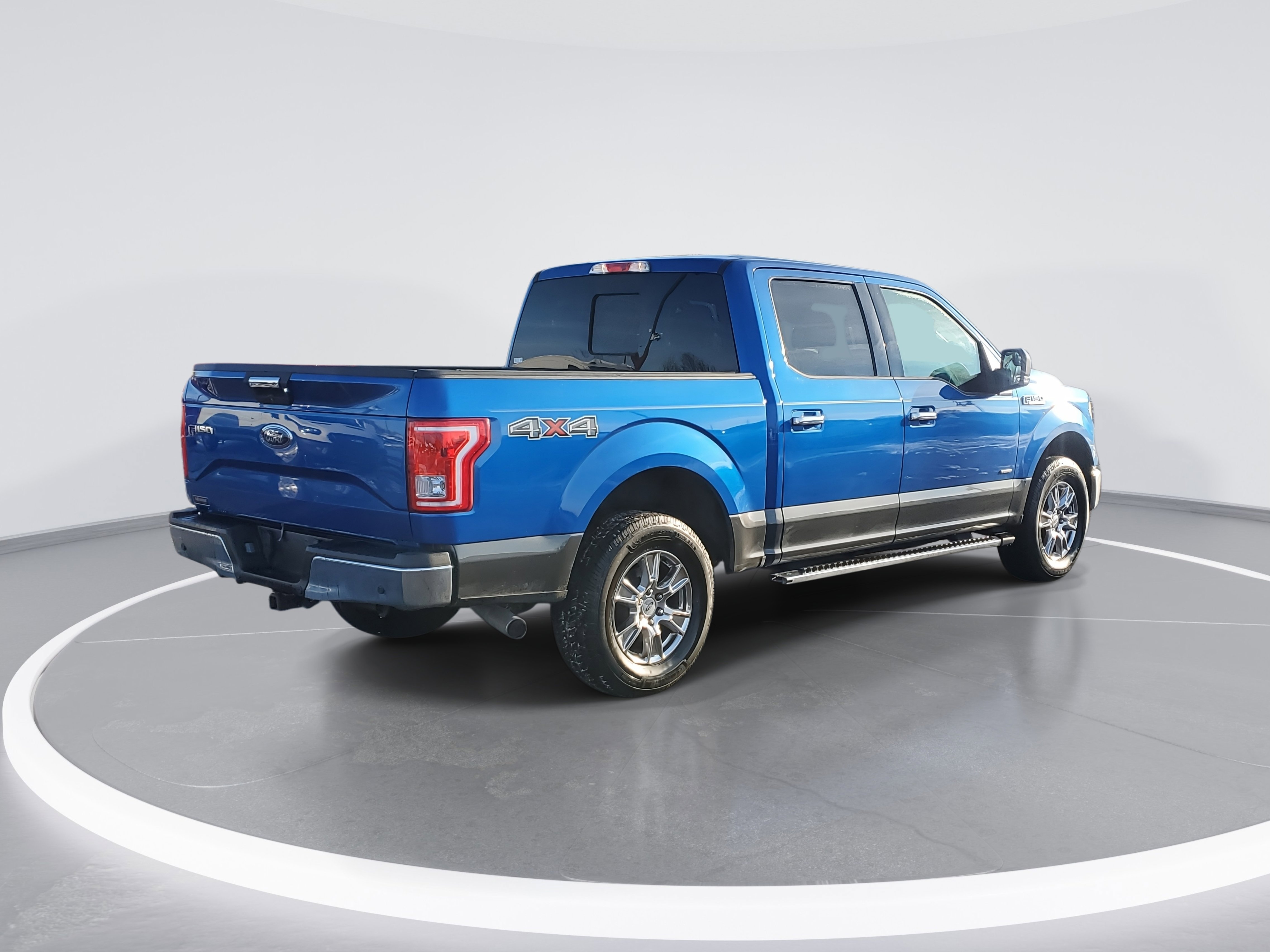 Used 2016 Ford F150 XLT w/ Equipment Group 302A Luxury image 3