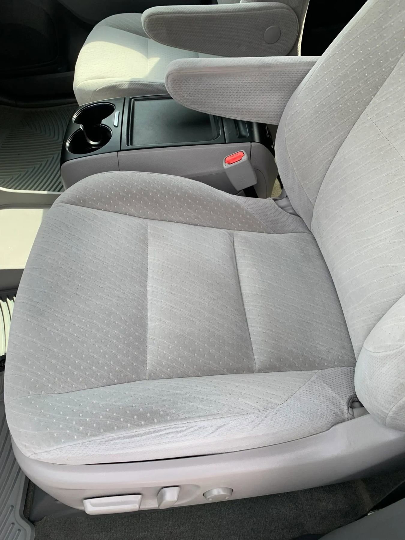 Used 2019 Toyota Sienna LE FWD image 8