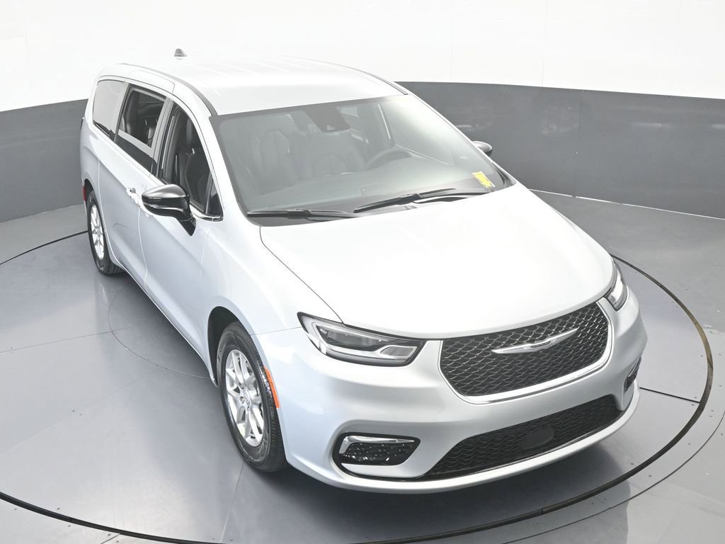 New 2026 Chrysler Pacifica Select image 52