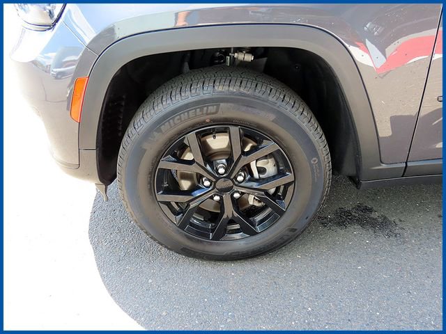Certified 2024 Jeep Grand Cherokee L Altitude AWD/4WD image 4