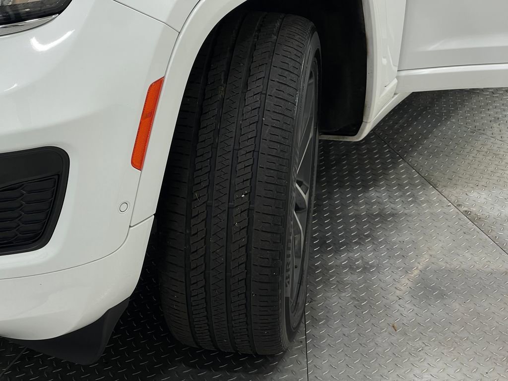 Used 2021 Jeep Grand Cherokee L Overland w/ Advanced Protech Group III image 39