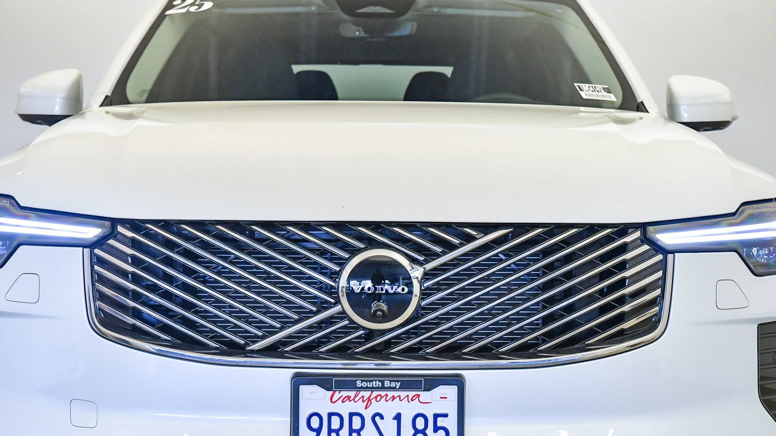 Certified 2025 Volvo XC90 T8 Plus w/ Protection Package Premier image 8