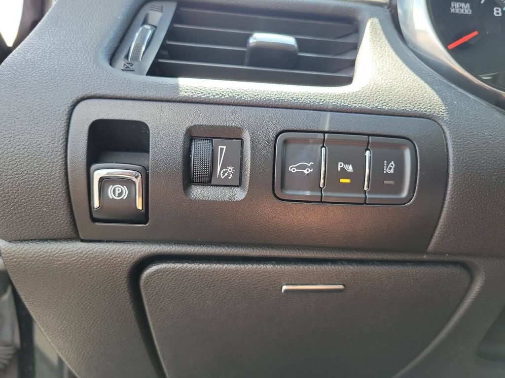 Used 2015 Chevrolet Impala LT FWD image 18