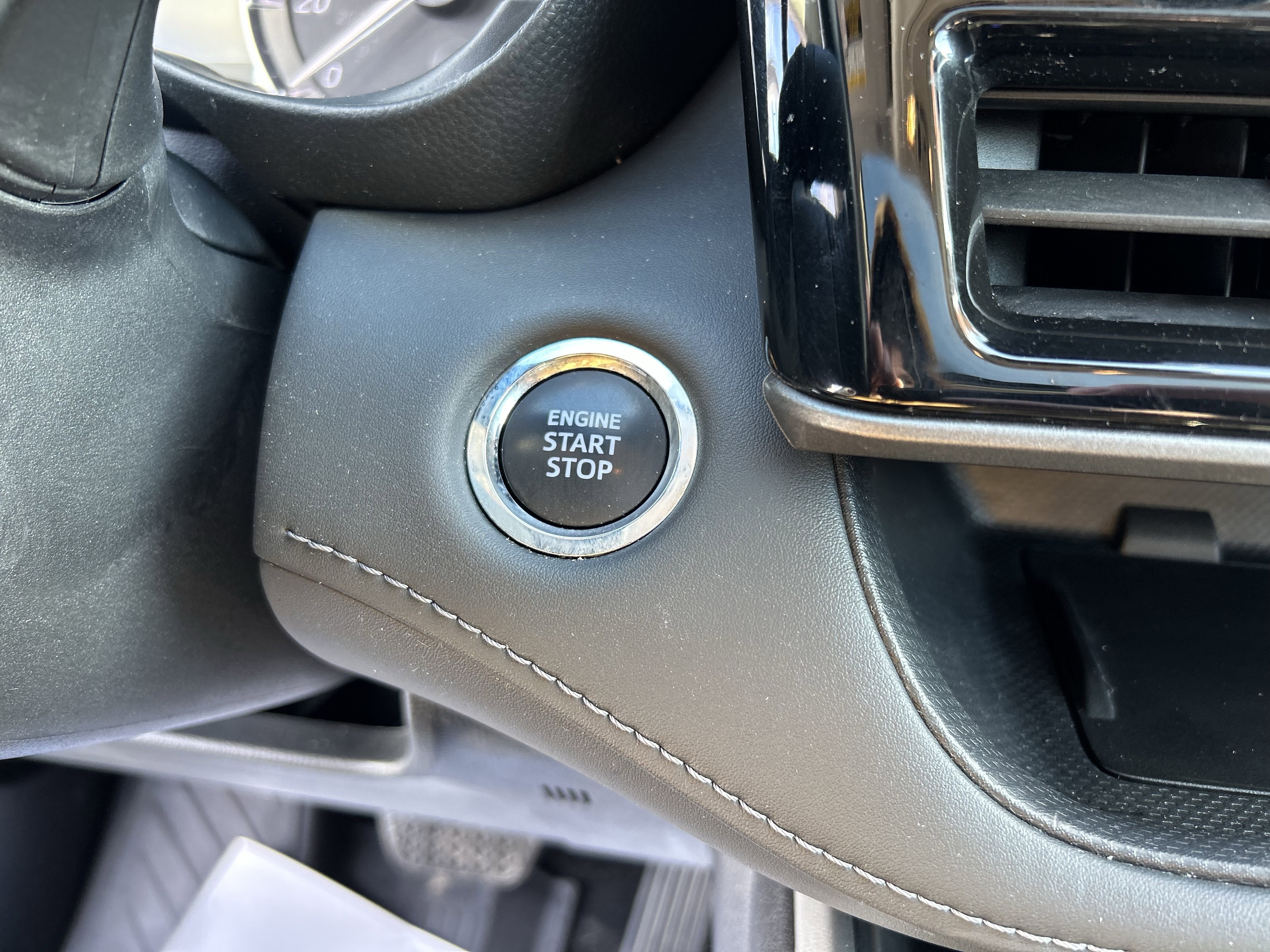 Certified 2023 Toyota Highlander XLE image 33