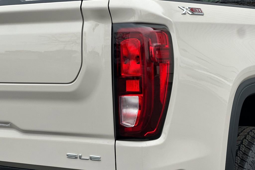 New 2026 GMC Sierra 1500 SLE image 7