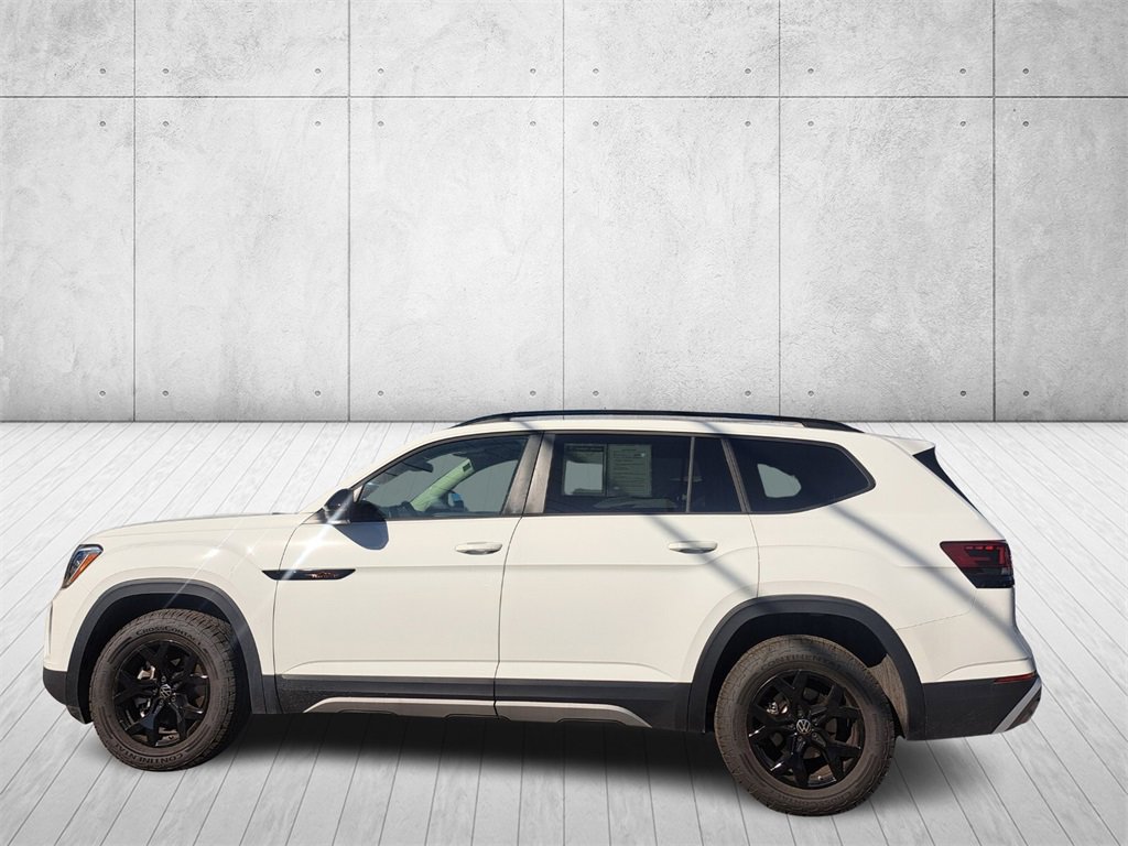 Used 2025 Volkswagen Atlas Peak Edition SE image 7