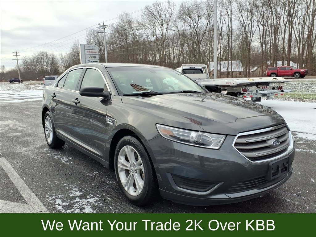 Used 2018 Ford Taurus SE image 4