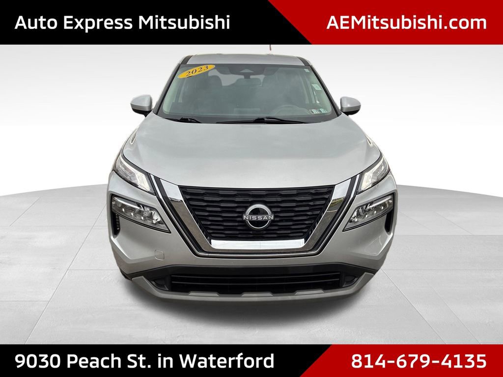 Used 2023 Nissan Rogue SV AWD/4WD image 2