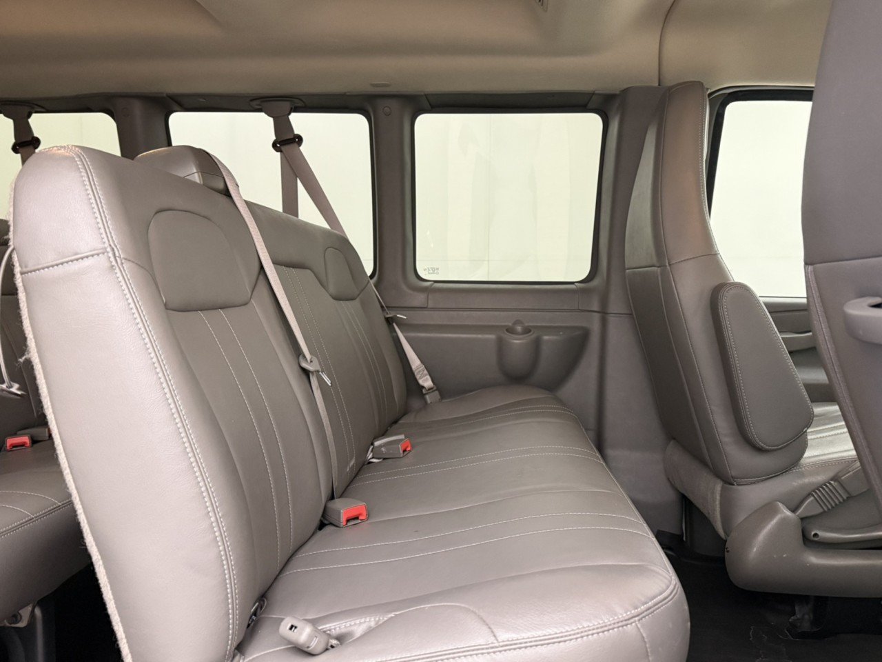 Used 2024 Chevrolet Express 3500 LS RWD image 13