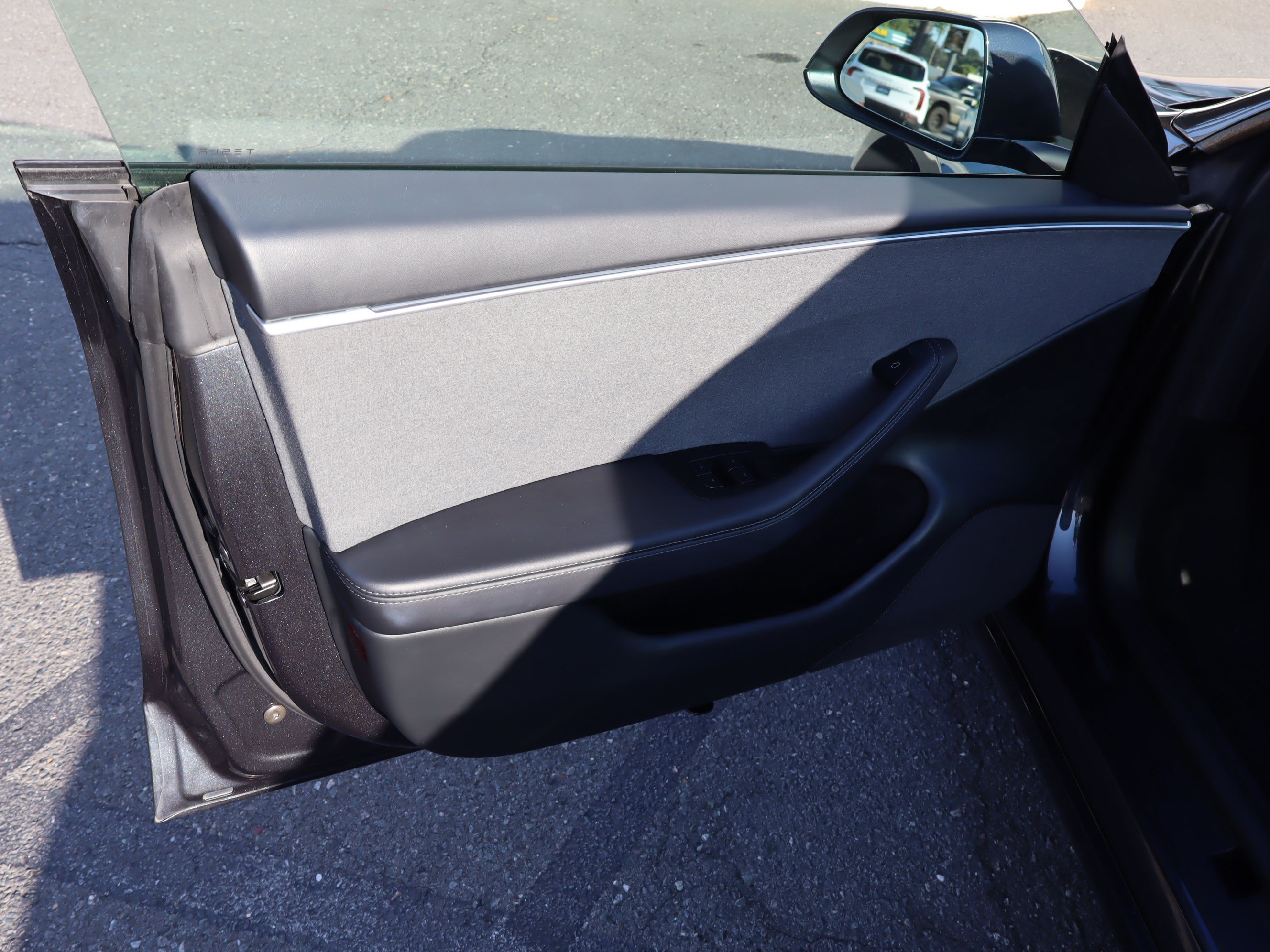 Used 2025 Tesla Model 3 Long Range RWD image 16