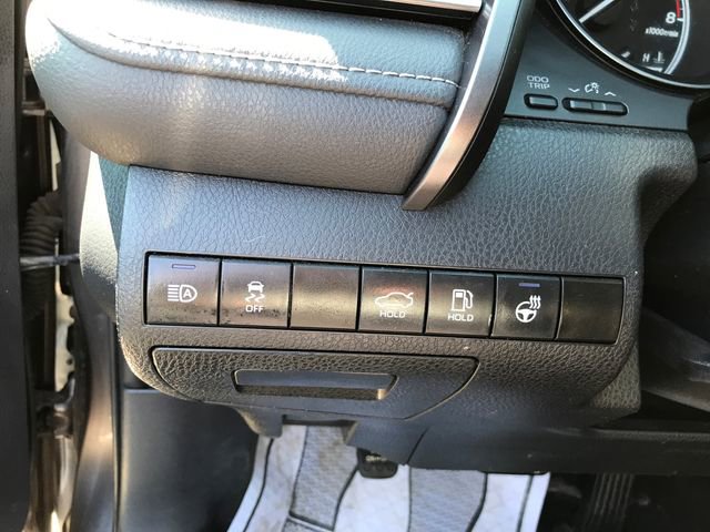 Used 2023 Toyota Camry SE FWD image 5