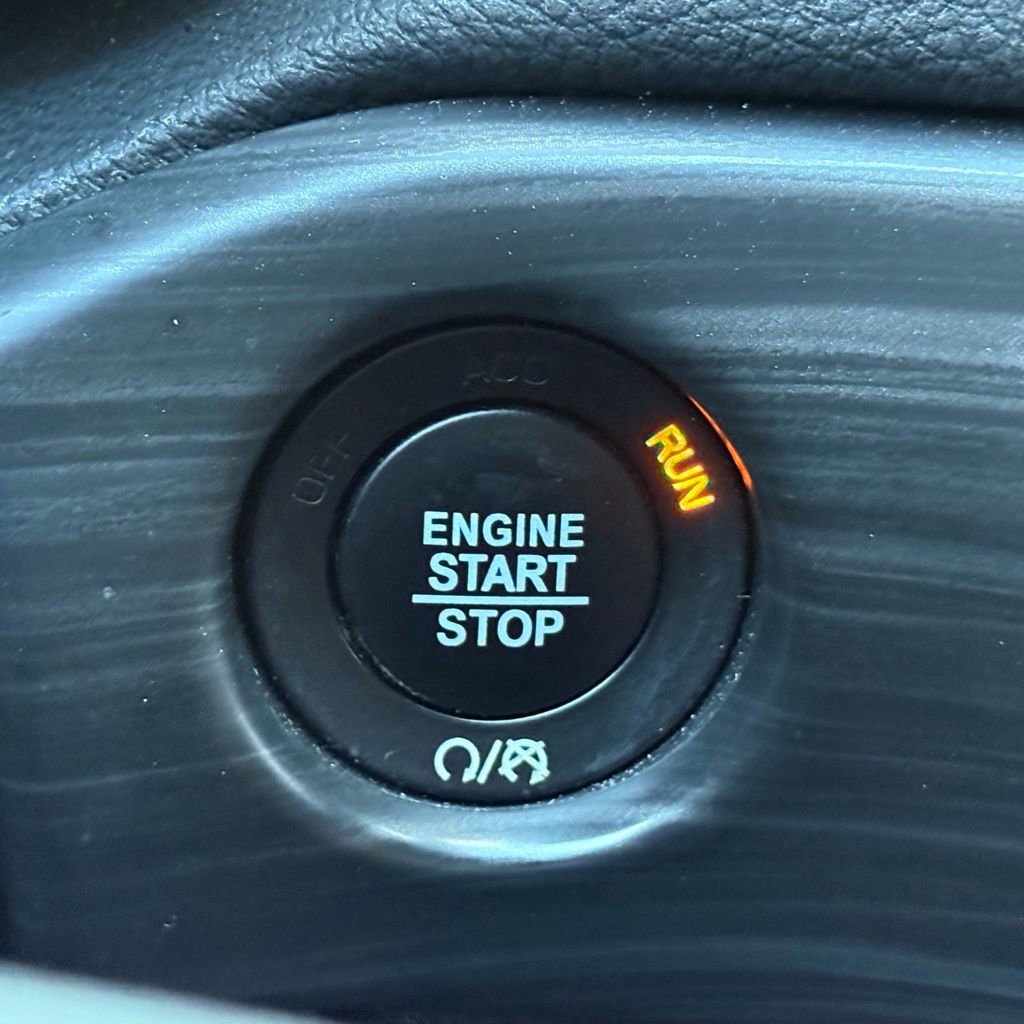 Used 2021 Jeep Grand Cherokee Laredo X RWD image 25