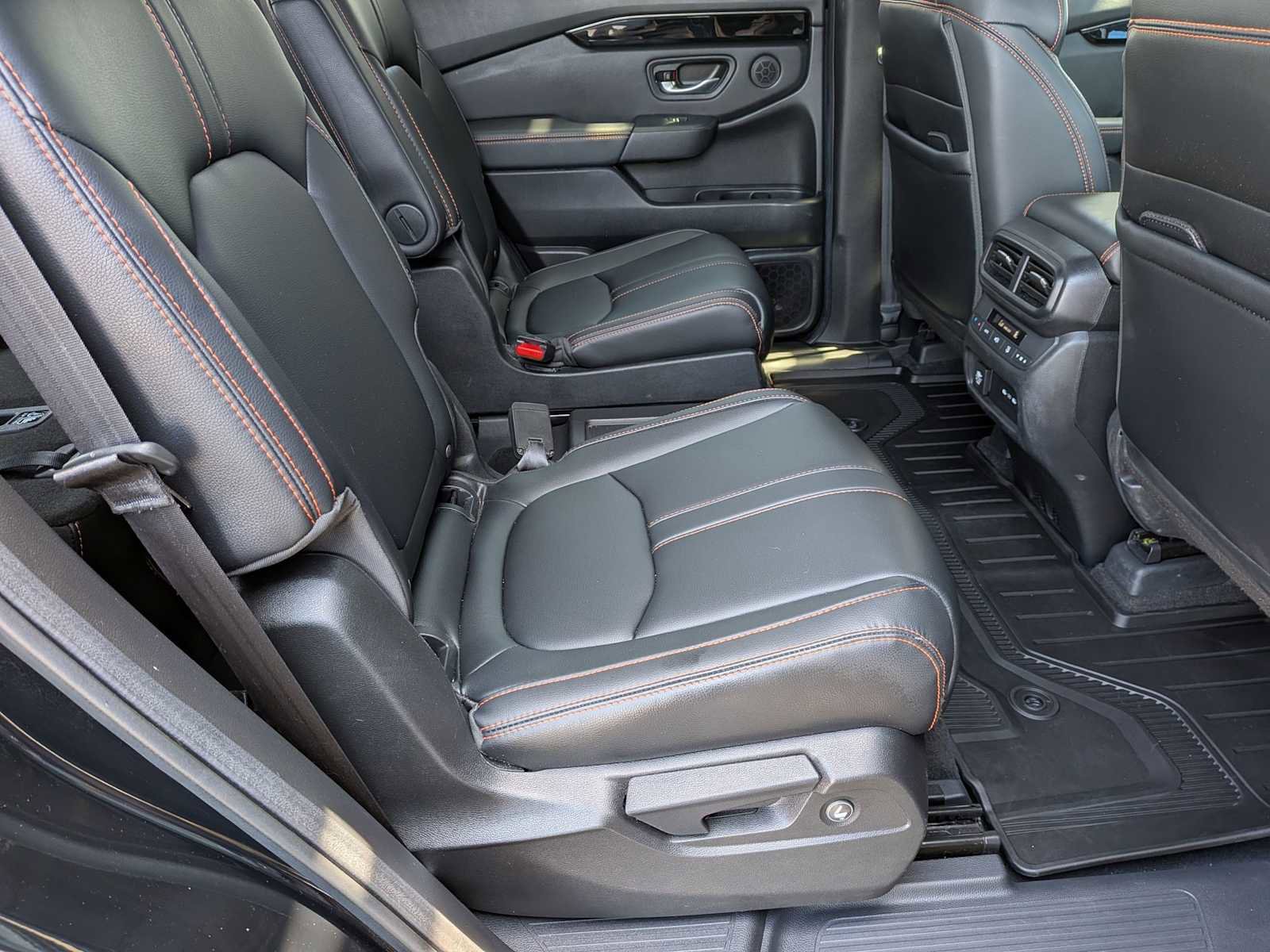 Certified 2024 Honda Pilot TrailSport image 17