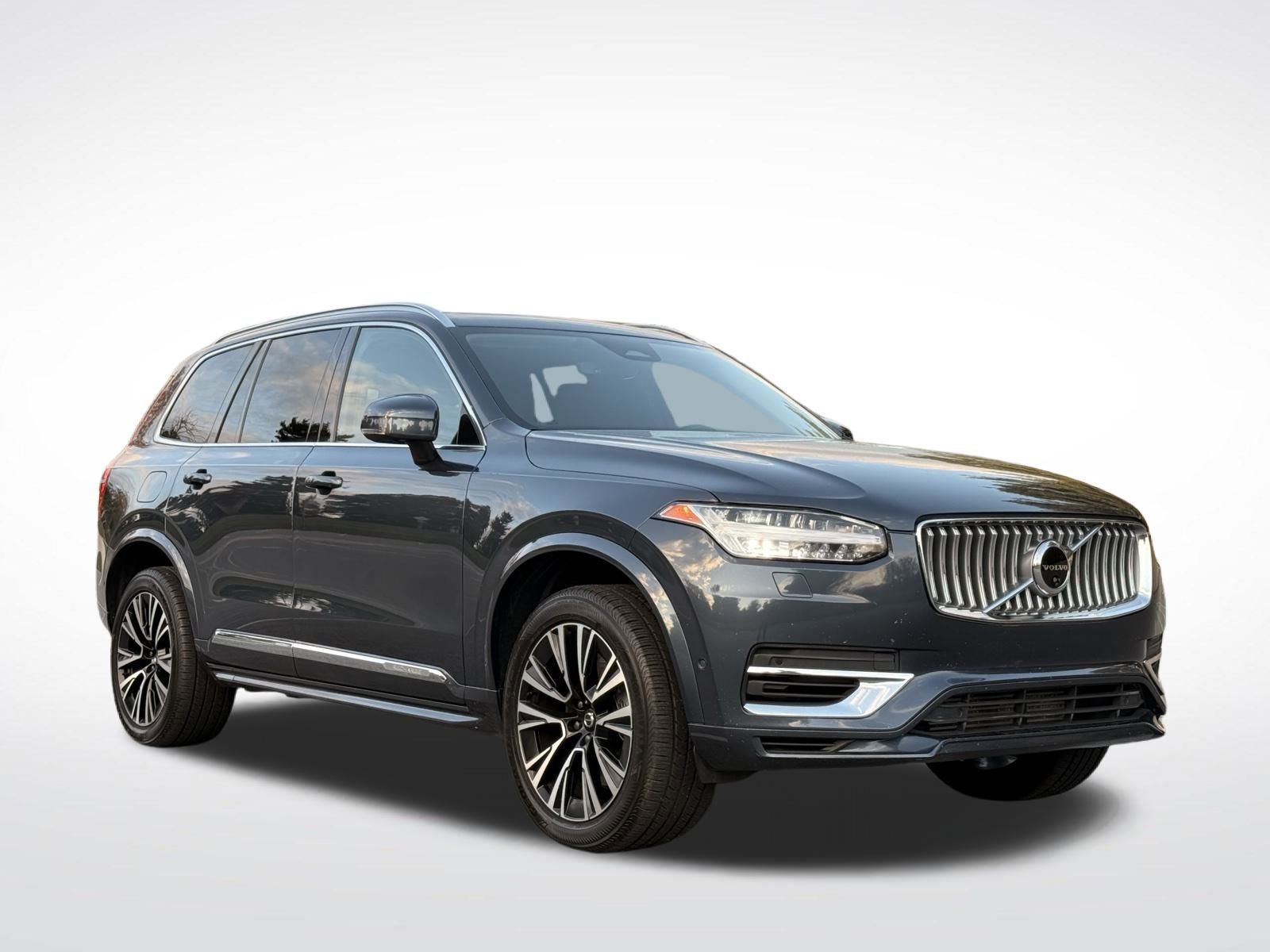 Used 2023 Volvo XC90 T8 Plus image 3