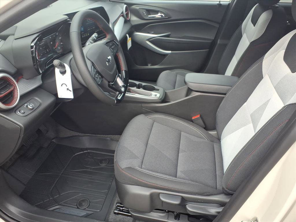 New 2026 Chevrolet Trax RS w/ Driver Confidence Package image 5