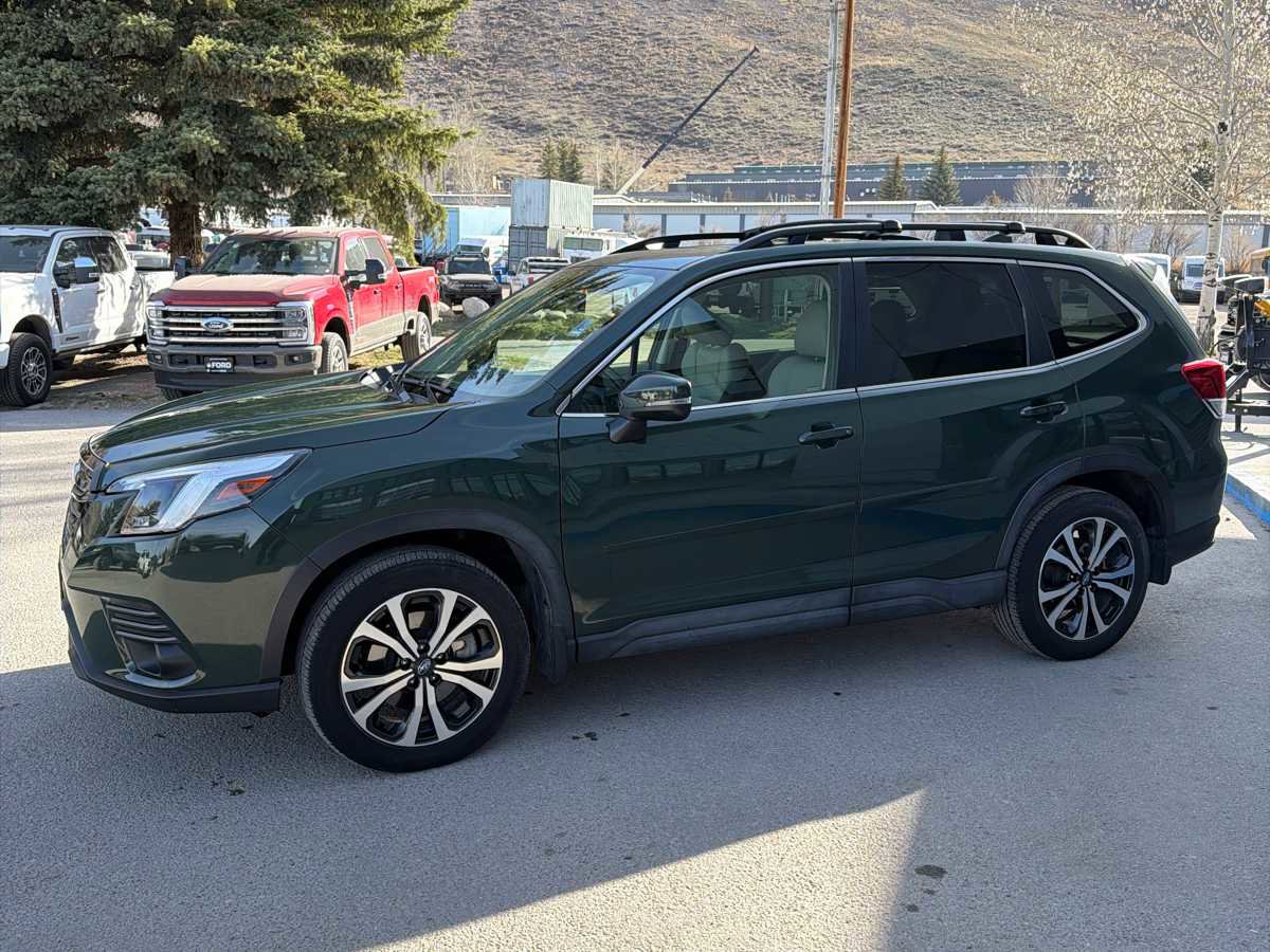 Used 2022 Subaru Forester Limited image 4